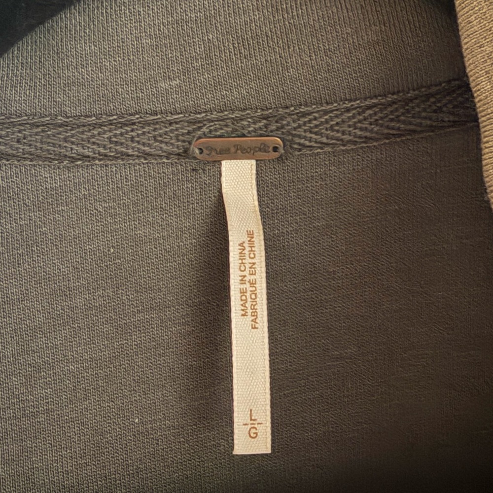 Free People • Ruby Shacket (L) - Picture 5 of 5